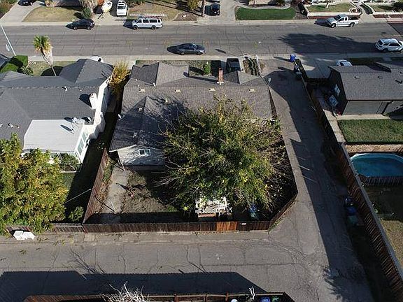 3rd image of 1835 Loyola Way