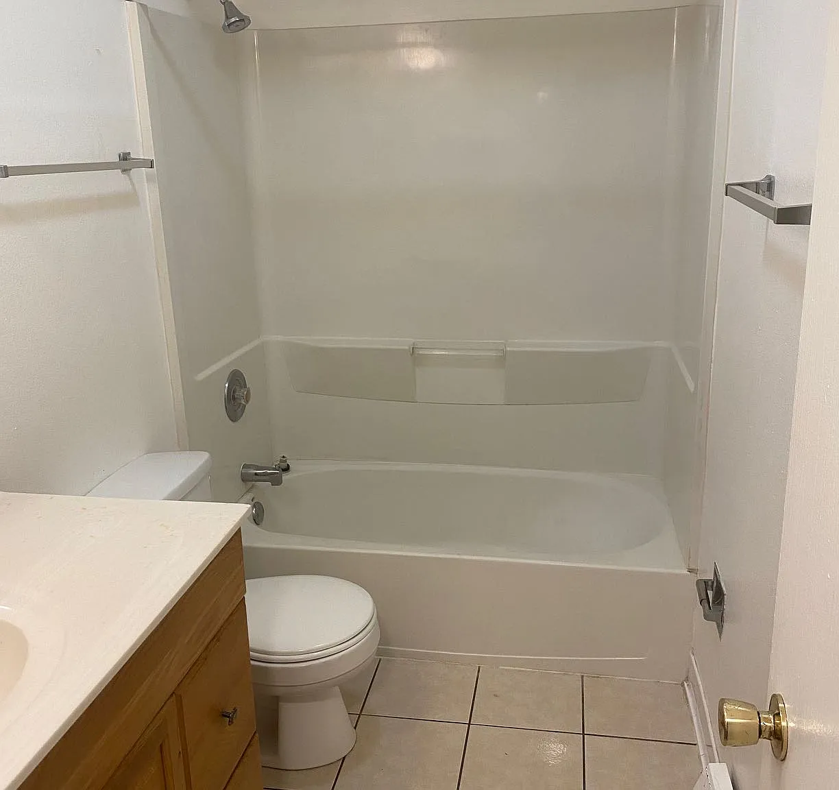 1 bed, 800 sqft, $1,150 — Photo 3