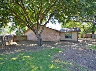 1008 Rolling Green Dr, Round Rock, TX 78664