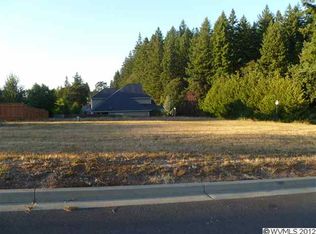 459 E View Dr, Silverton, OR 97381