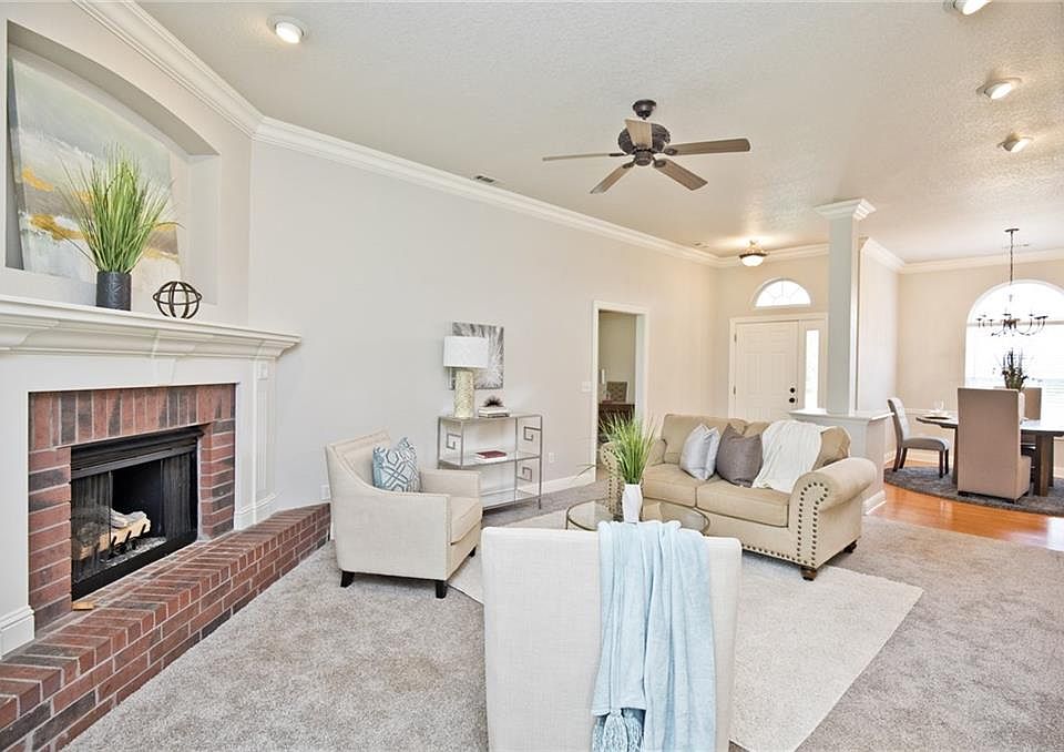 1st image of 600 Weston Dr