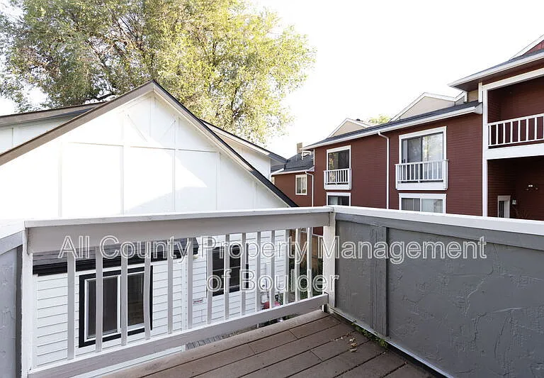 2317 Walnut St — Photo 16