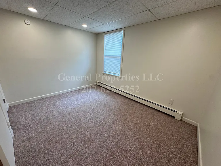 584 Riverside Dr — Photo 18