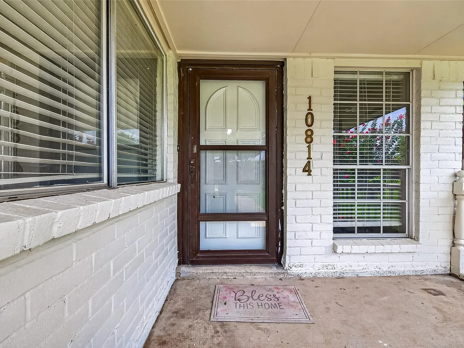 3 bed, 2.0 bath, 1274 sqft, $1,799 — Photo 3