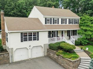11 Saddlebred Dr, Leominster, MA 01453