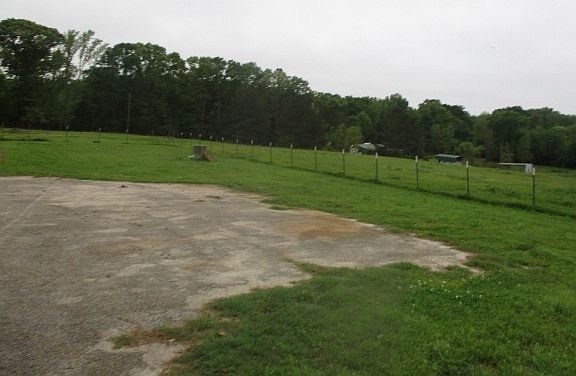 4th image of 9074 Fm 1249 E