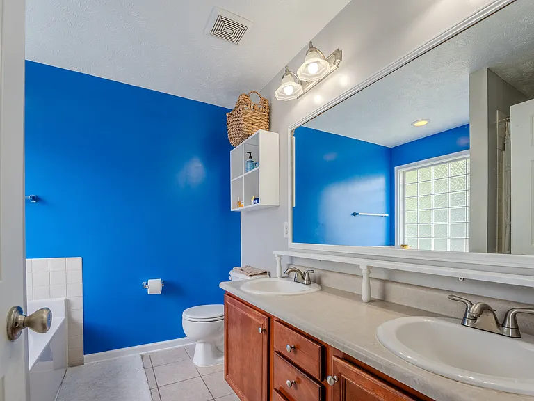 220 Dolphin Dr — Photo 17