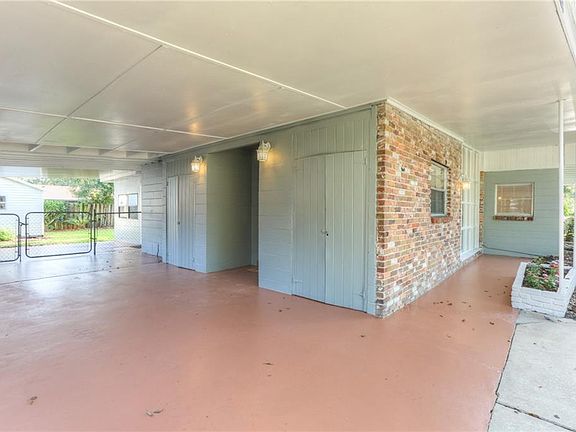 4th image of 1121 Woodsmere Ave