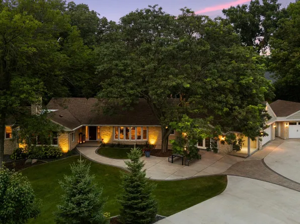 14700 Copperfield Pl, Wayzata, MN 55391