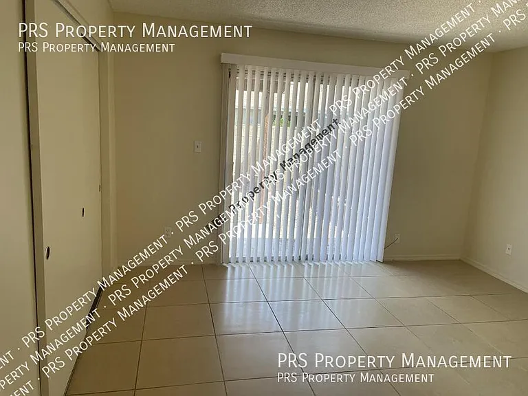 1532 E El Parque Dr — Photo 3