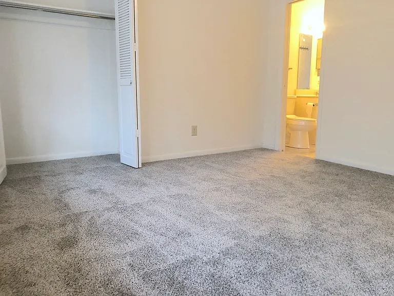 1826F N Elm St #F — Photo 13