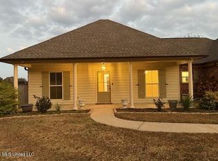 104 Bridge Hollow Ln, Canton, MS 39046