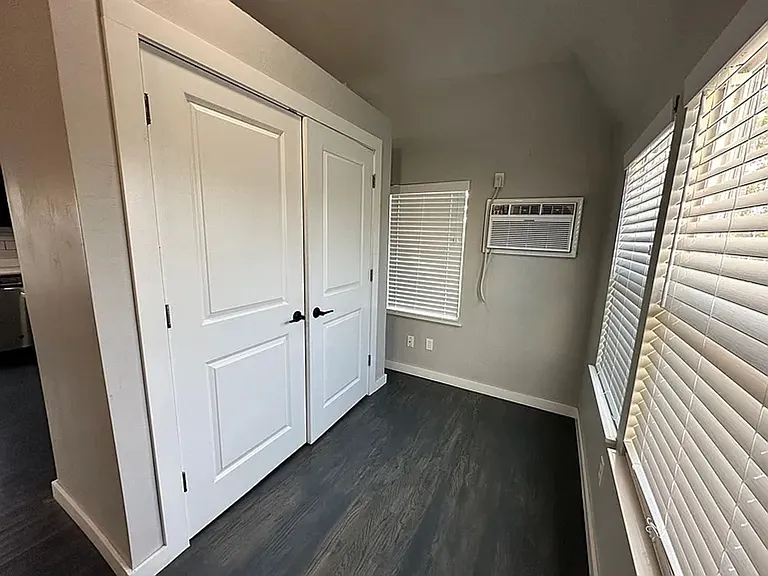 1630 NW 13th St — Photo 10