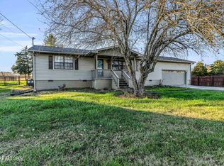 921 Chris Rd, Strawberry Plains, TN 37871