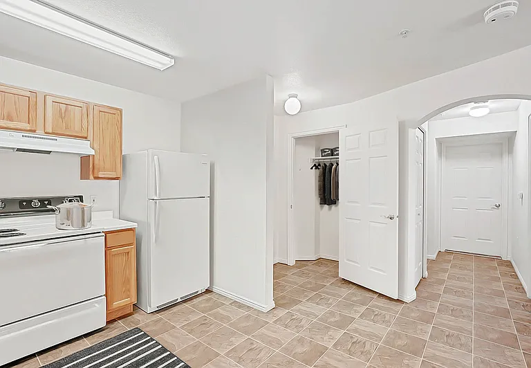 Rose Cove Apartment Homes — Photo 11