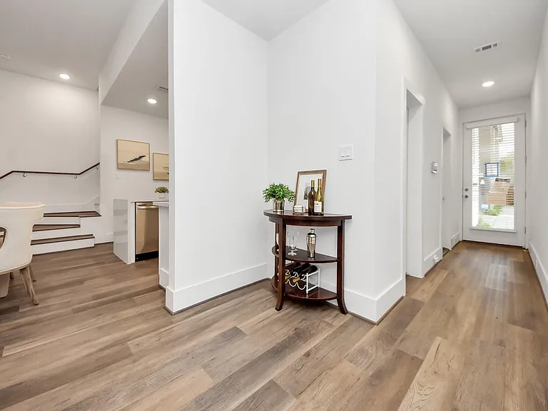 7504 Carver Rd #D — Photo 6