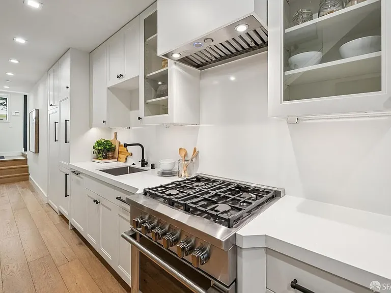 1259 Clay St — Photo 12