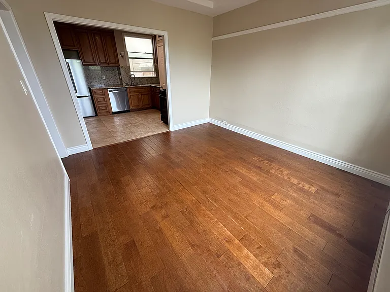 660 8th Ave #660 — Photo 5