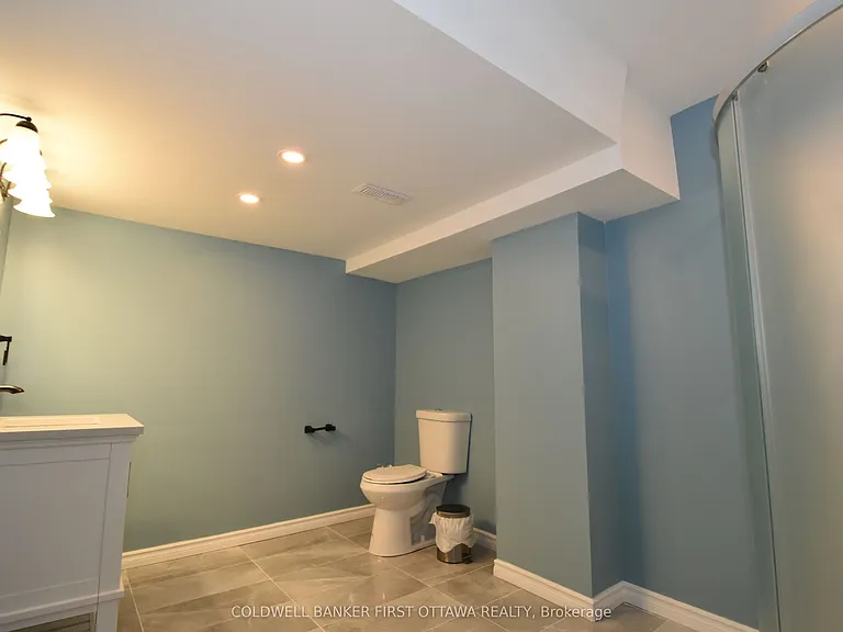413 Blackleaf Dr — Photo 16