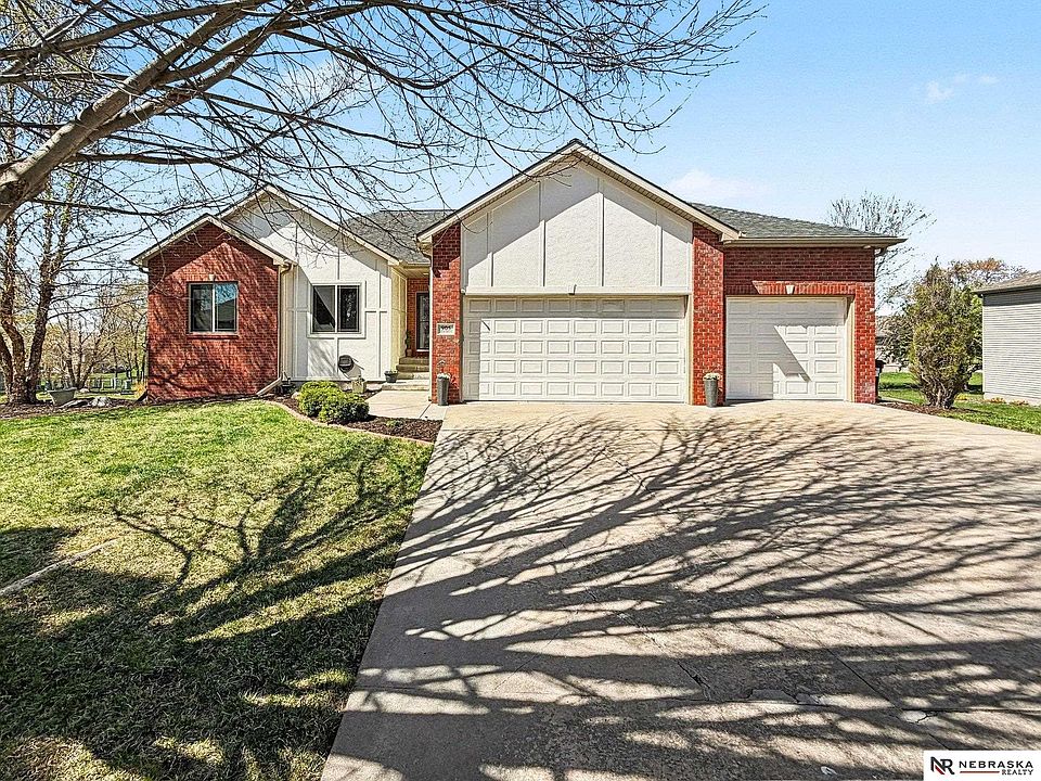 1st image of 905 Ridge Road Pl