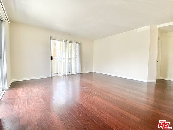 2nd image of 862 S Ardmore Ave #211