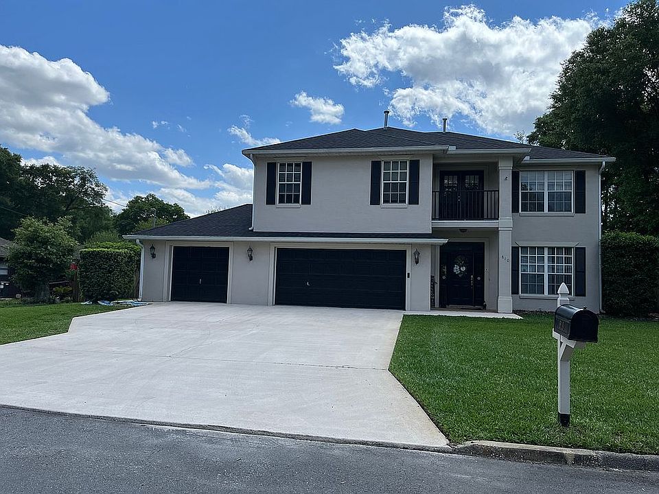 1st image of 810 Yorkshire Dr