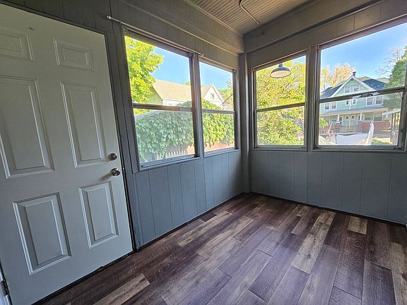 5th image of 610 N McLean St APT 3
