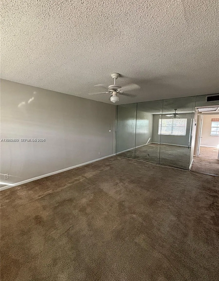 Canterbury Condos — Photo 2
