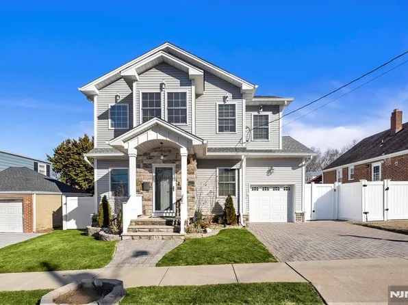 221 Coolidge Ave, Hasbrouck Heights, NJ 07604