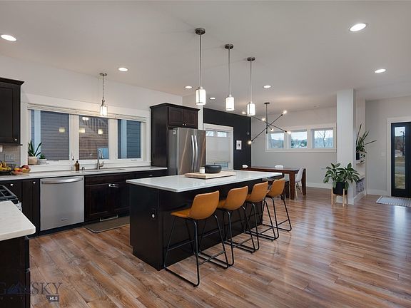 4th image of 3527 W Babcock St