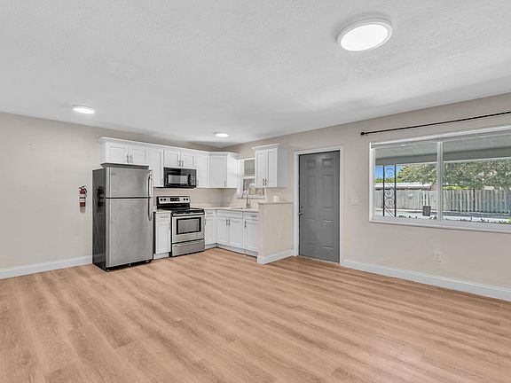 5th image of 800 Moffett St #3
