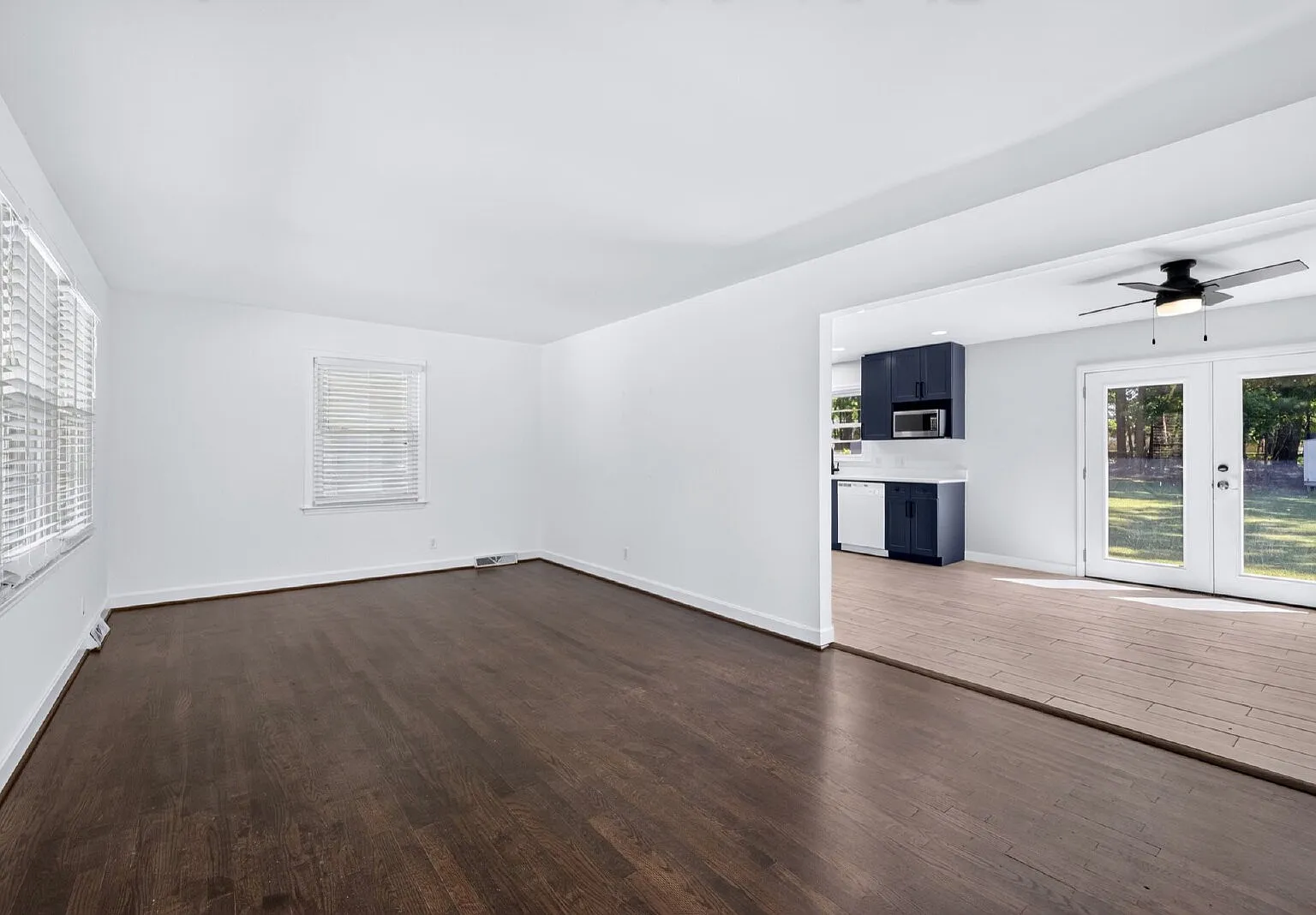 3 bed, 1.5 bath, 1308 sqft, $2,000 — Photo 3