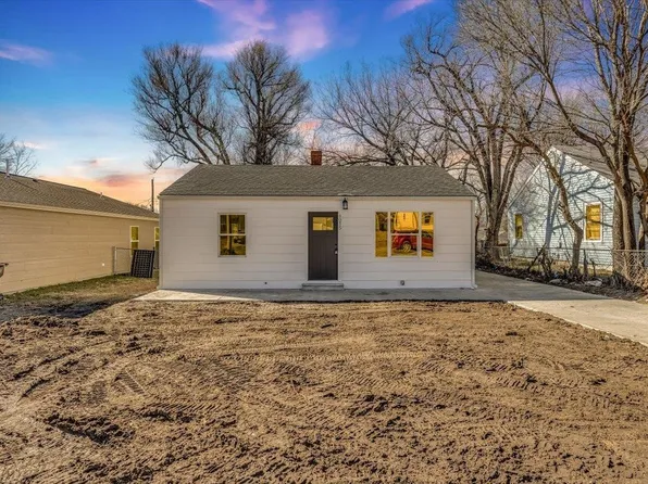 1215 N Volutsia Ave, Wichita, KS 67214