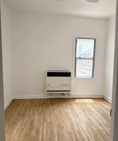 5916 1/2 Willoughby Ave — Photo 26