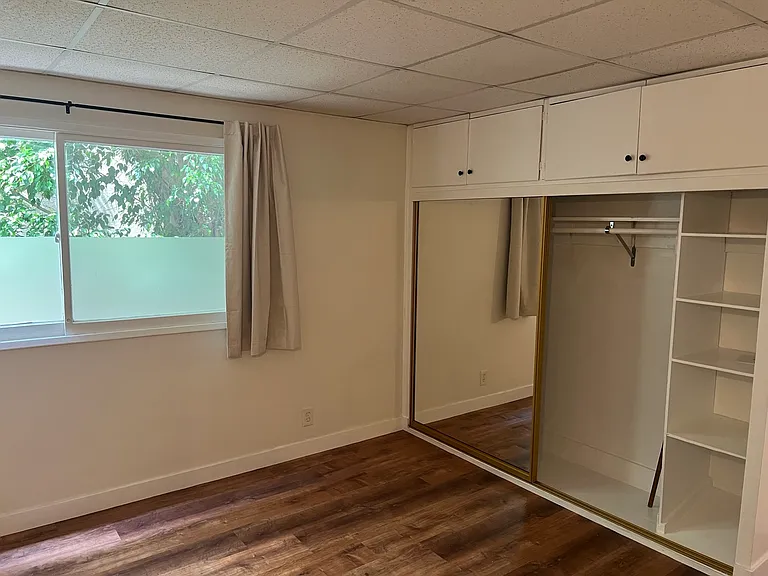 1147 Hacienda Pl #4 — Photo 12