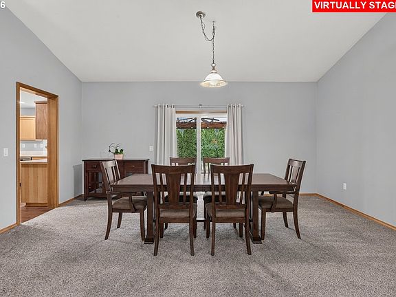 4th image of 18359 Davis St