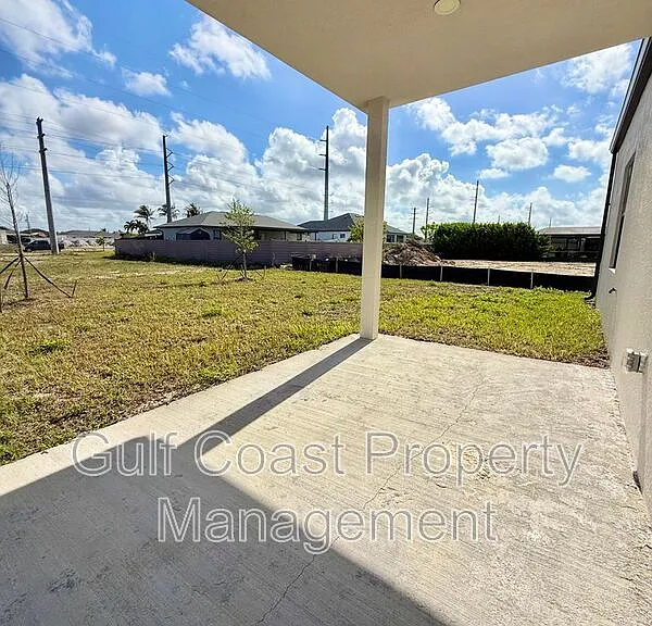 219 NW 23rd Ter — Photo 11