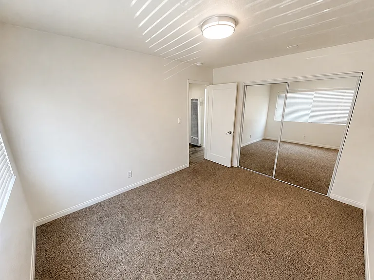 Casa Madrid Apartments — Photo 15