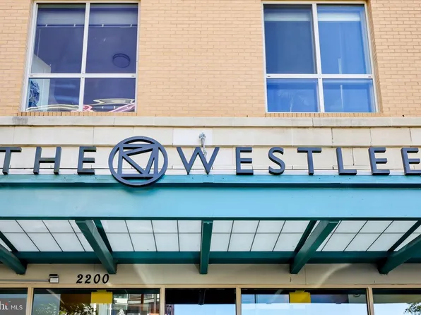 2200 N Westmoreland St Unit 202, Arlington, VA 22213