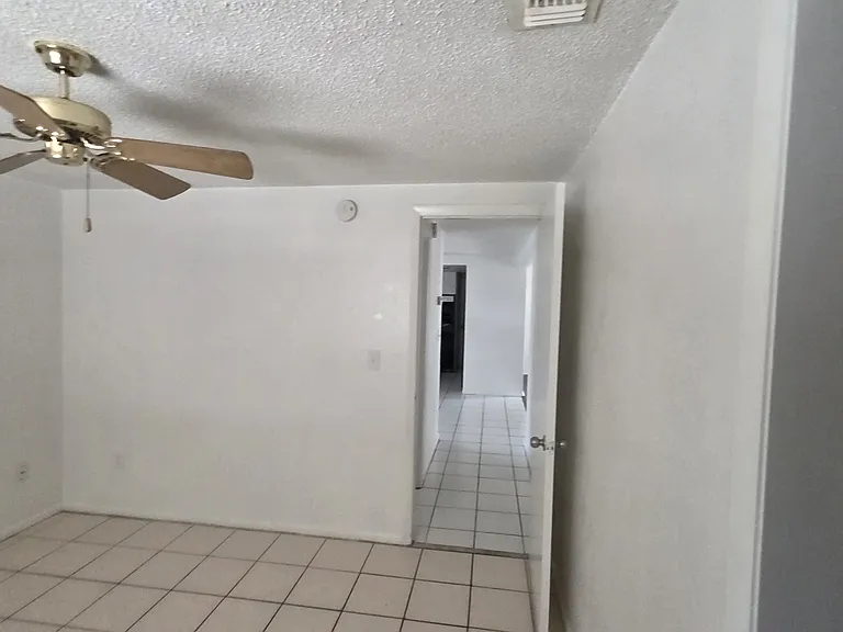 3302 Bainbridge Dr — Photo 10