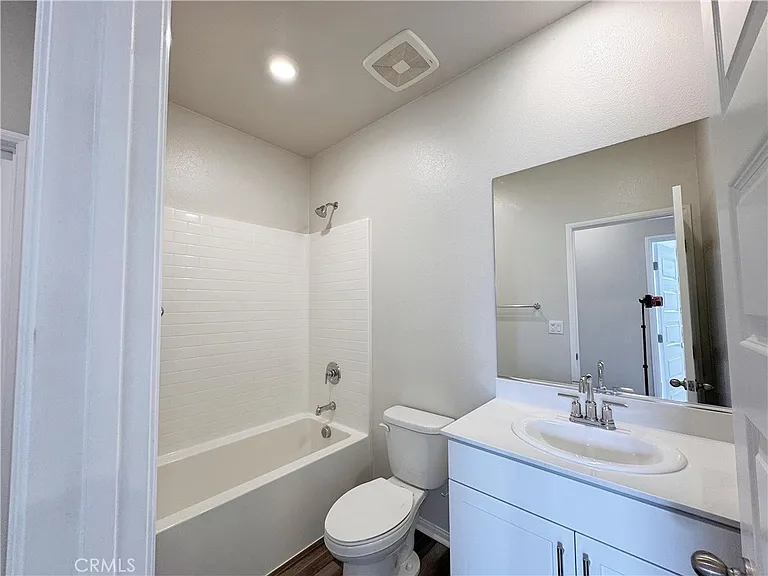 629 E Madeleine Privado — Photo 16