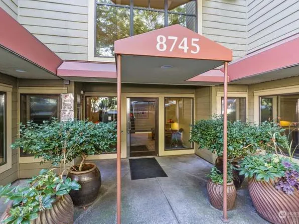 8745 Greenwood Ave N APT 305, Seattle, WA 98103