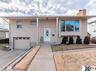 7202 S 52nd St, Omaha, NE 68157