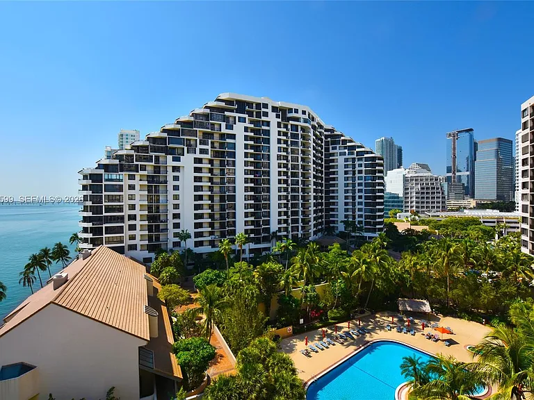 540 Brickell Key Dr #1025 — Photo 34