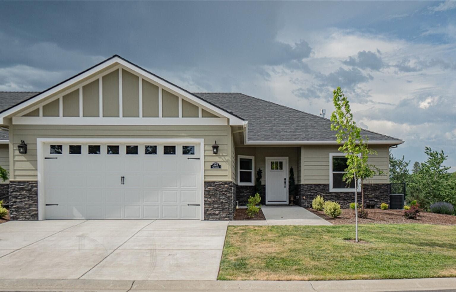 221 Sky Hawk Dr, Eagle Point, OR 97524 MLS 220165732 Zillow