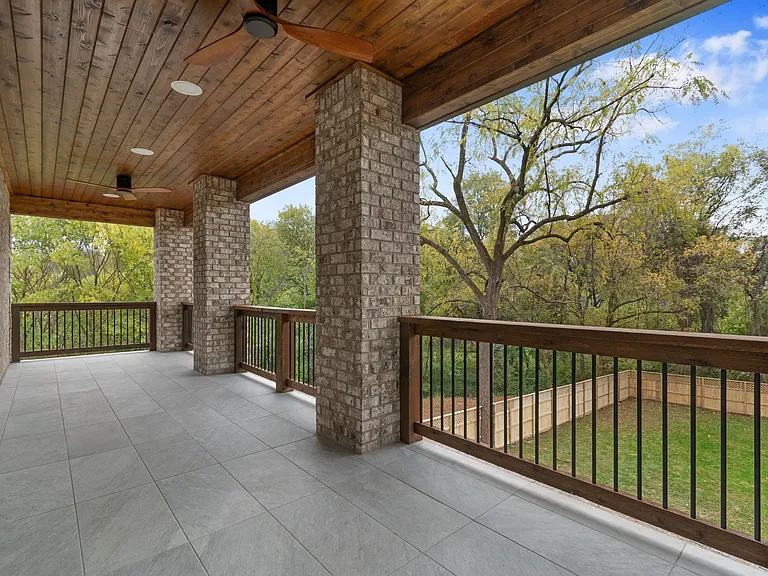 1240 Kenmore Pl — Photo 42