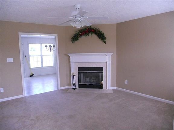 4th image of 2649 Rockaway Pl