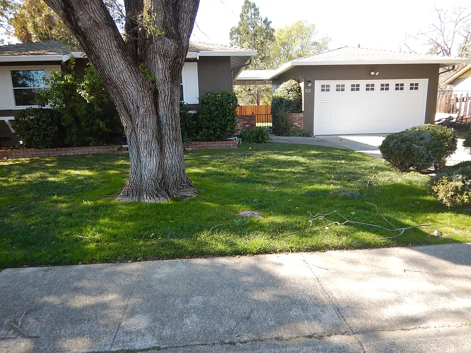 712 Harvard Dr