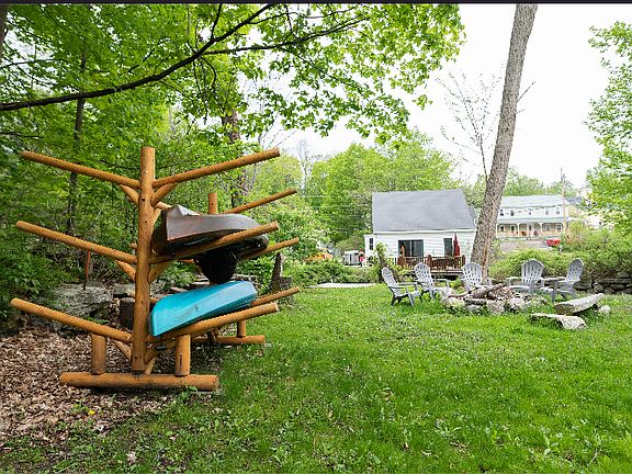 Plenty of space for your kayaks.