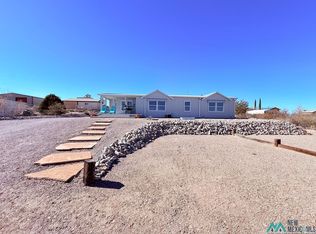 526 Lakeshore Dr, Elephant Butte, NM 87935